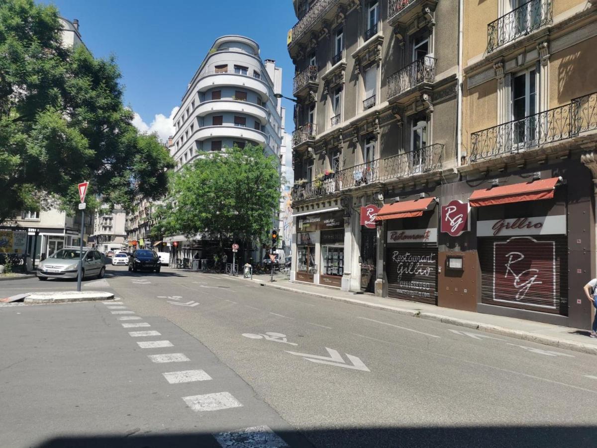 Bel appartement charme ancien dans quartier animé Grenoble Exterior foto