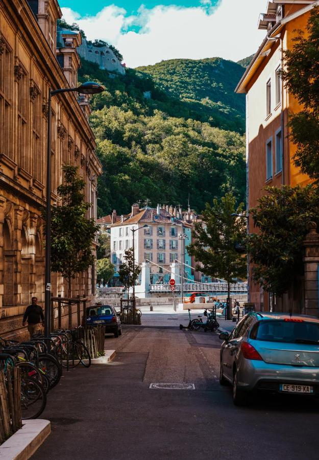 Bel appartement charme ancien dans quartier animé Grenoble Exterior foto